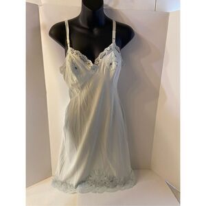 Shadowline nylon slip gown 32 short‎ blue lace USA